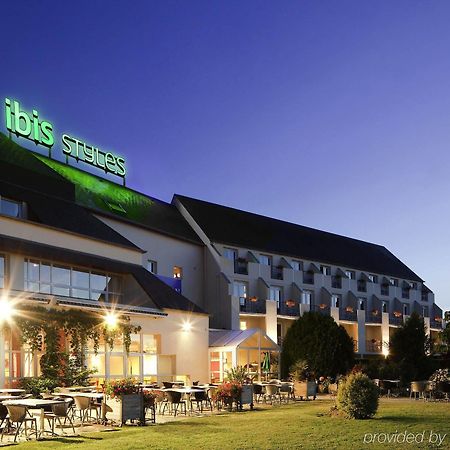 Ibis Styles Chinon Hotel Buitenkant foto