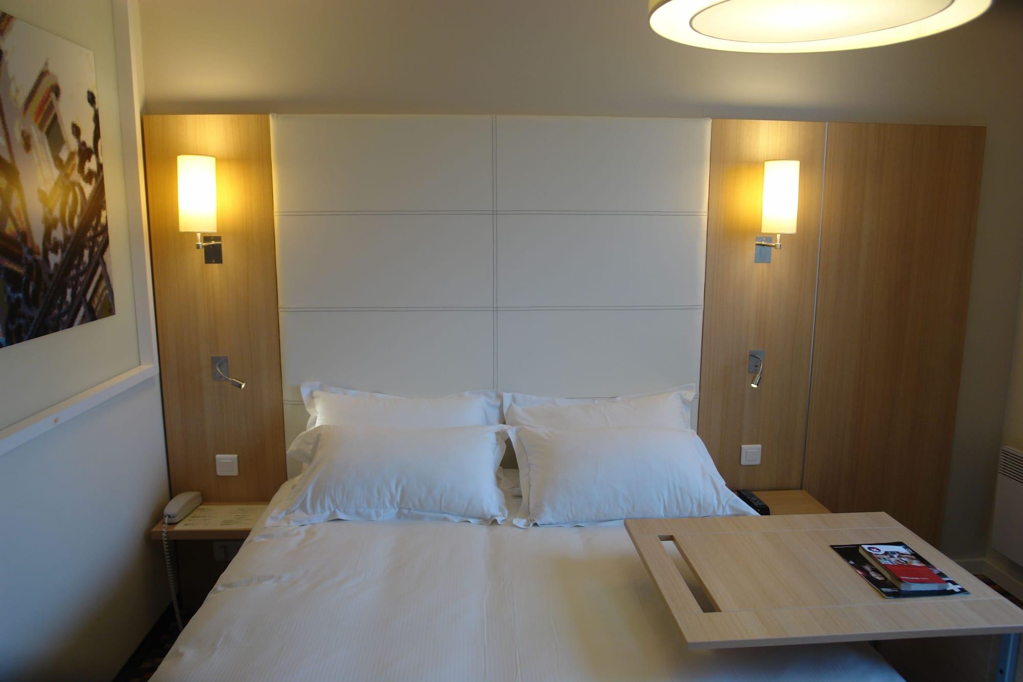 Ibis Styles Chinon Hotel Buitenkant foto