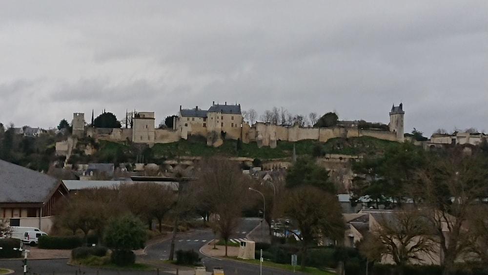 Ibis Styles Chinon Hotel Buitenkant foto