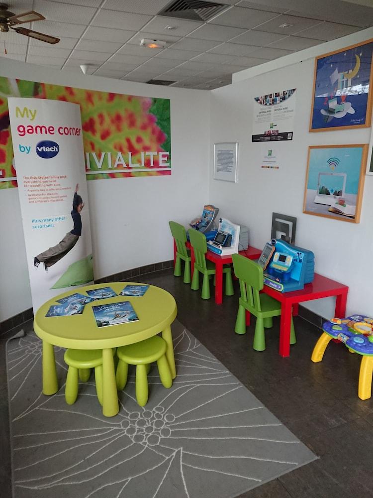 Ibis Styles Chinon Hotel Buitenkant foto