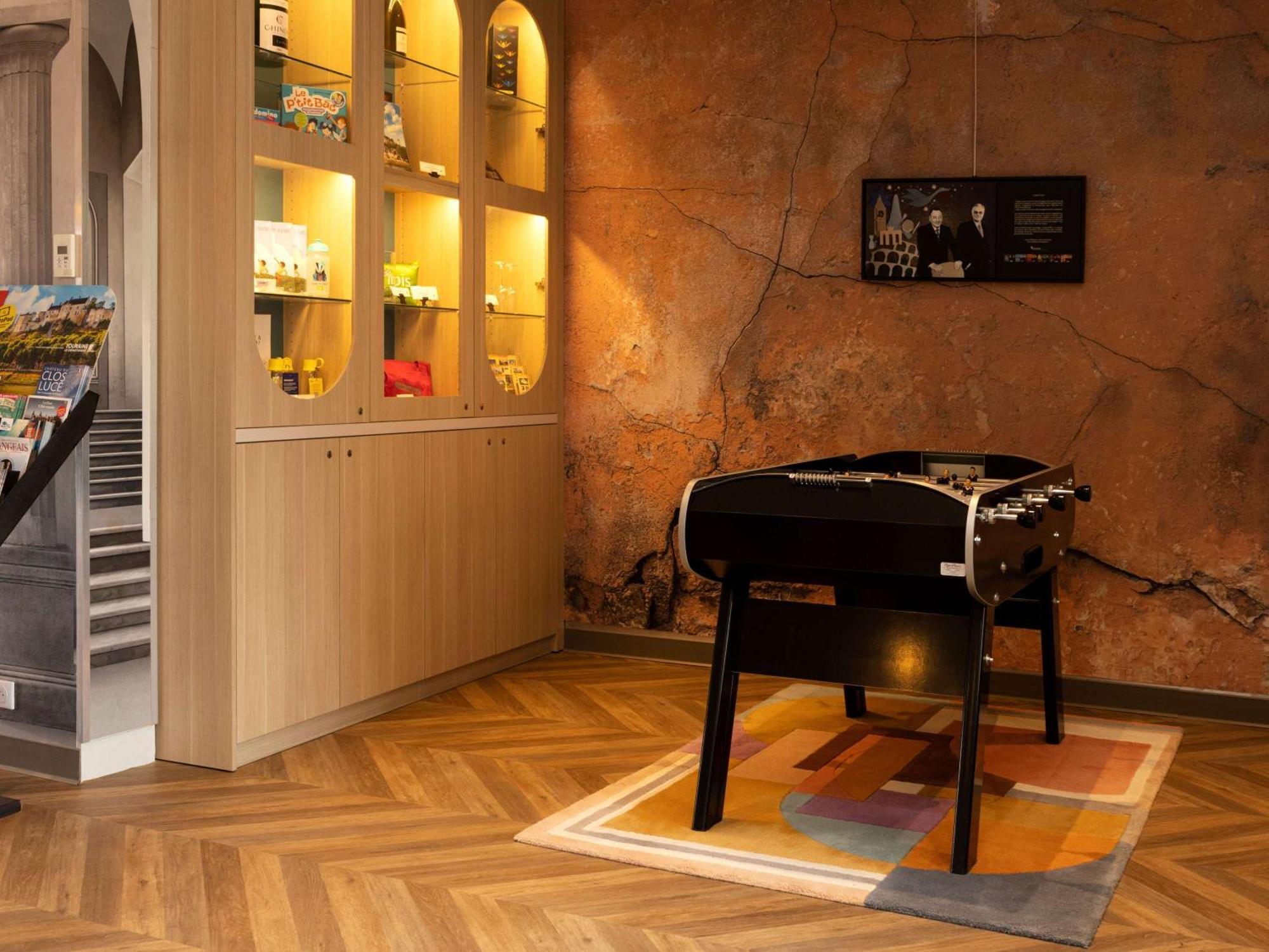 Ibis Styles Chinon Hotel Buitenkant foto
