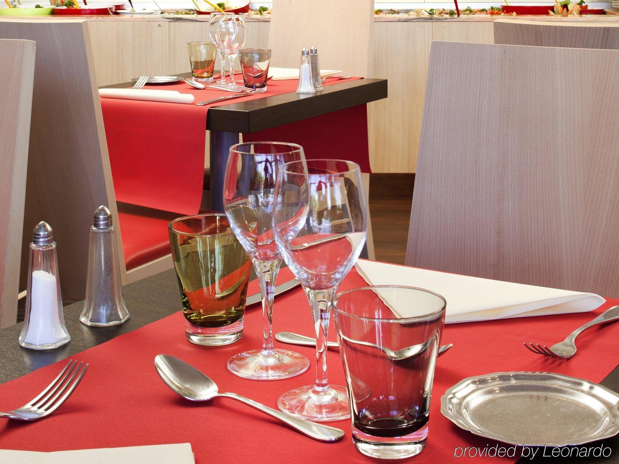 Ibis Styles Chinon Hotel Buitenkant foto