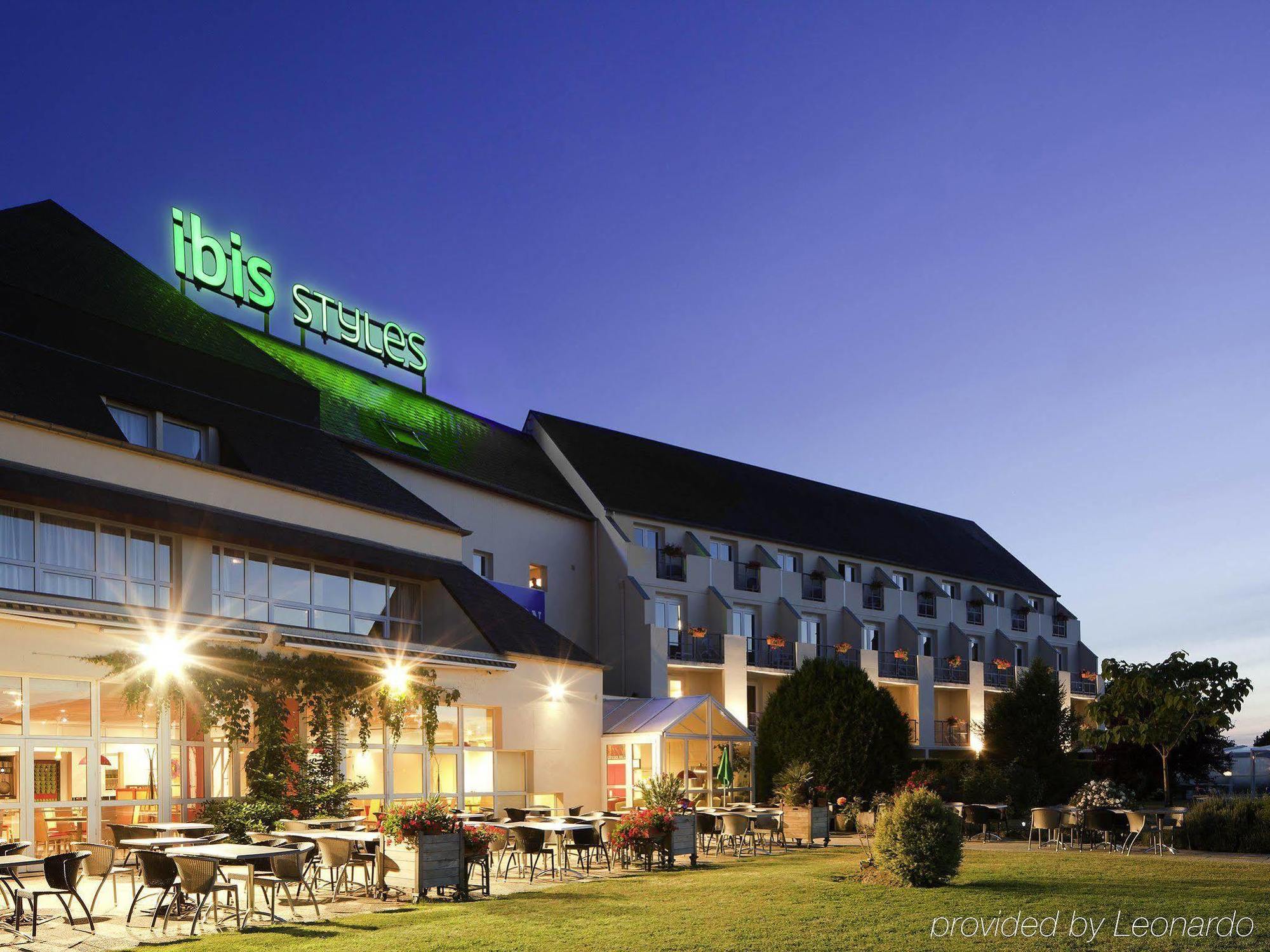 Ibis Styles Chinon Hotel Buitenkant foto