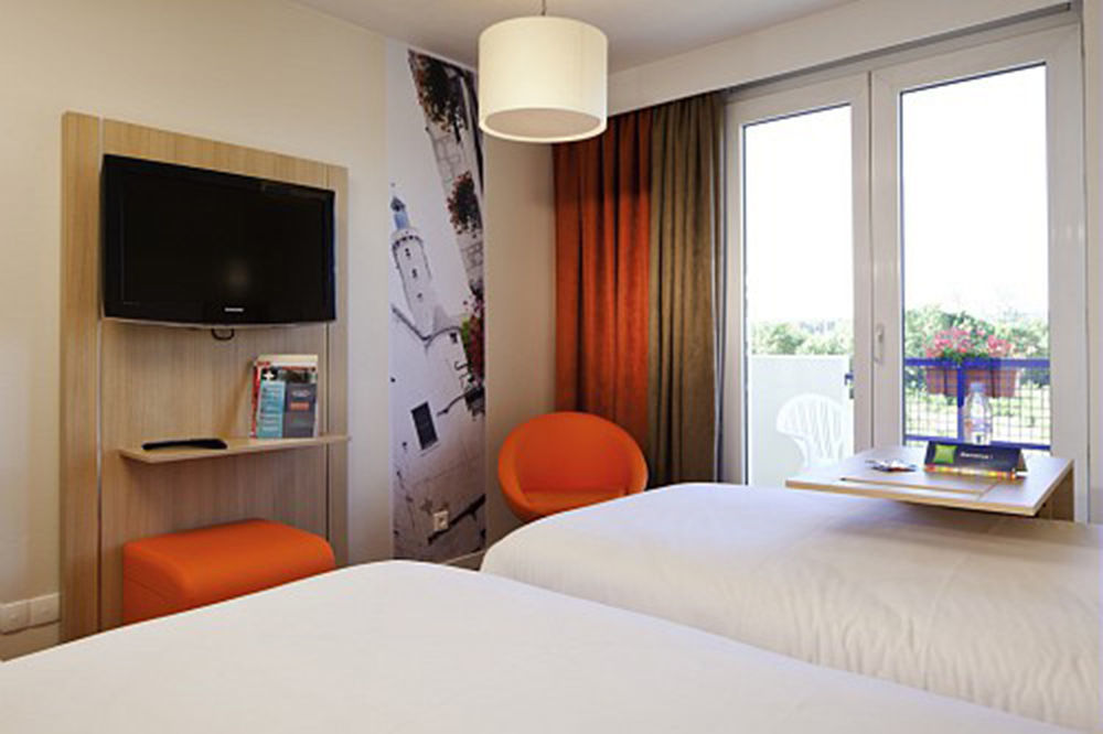 Ibis Styles Chinon Hotel Buitenkant foto