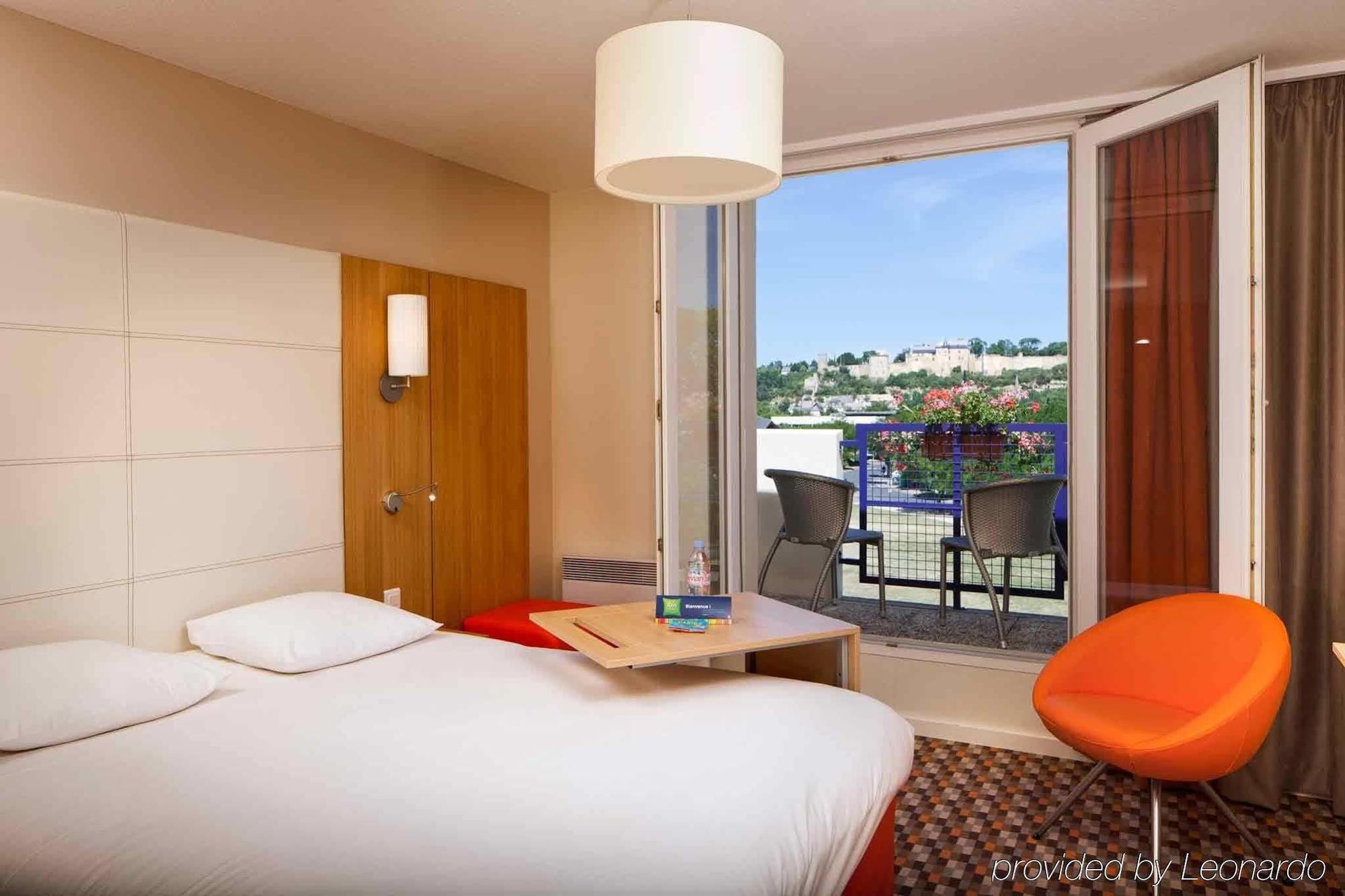 Ibis Styles Chinon Hotel Buitenkant foto