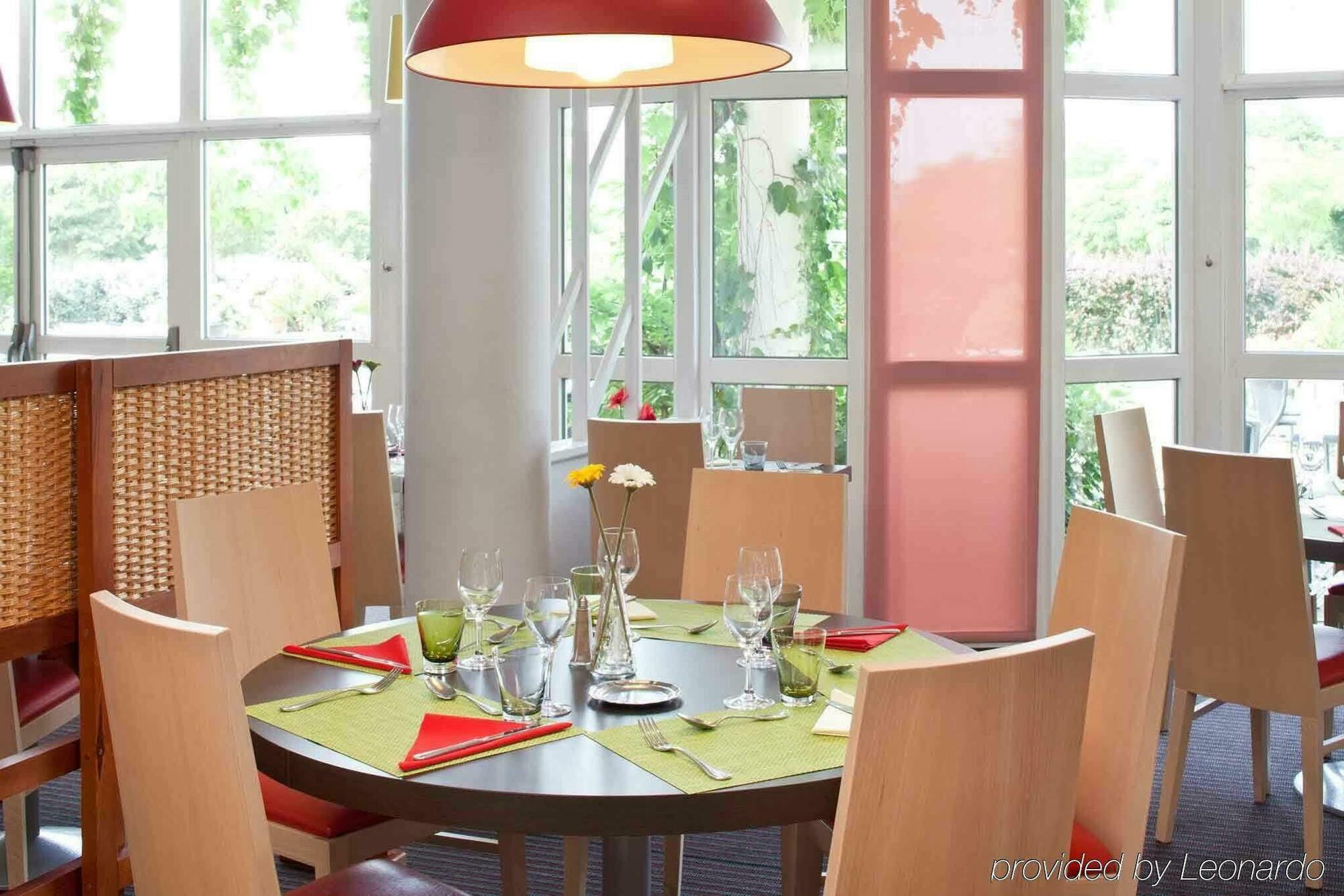Ibis Styles Chinon Hotel Buitenkant foto